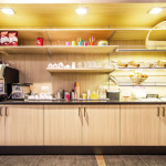 Bäckerei-Einrichtung-Steinfront-Ladenbau-07